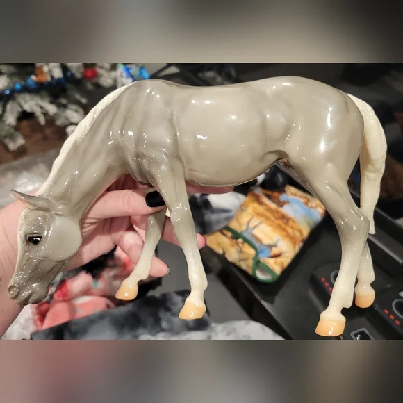 Breyer Horse - Picture 2 of 2